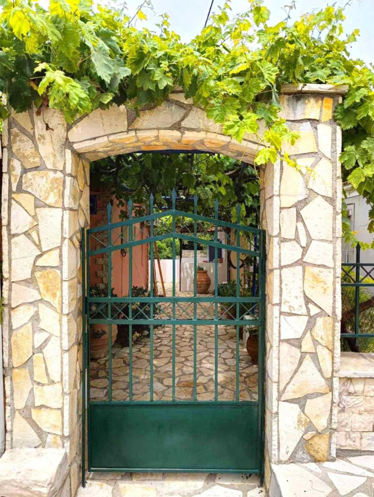 Holiday home Marlene Karavomylos